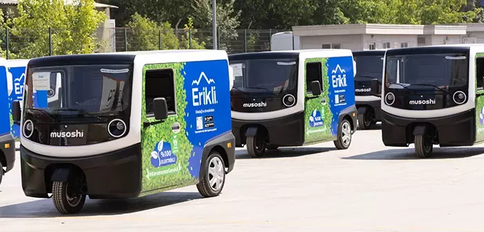 Nestle Erikli logolu elektrikli arabalar