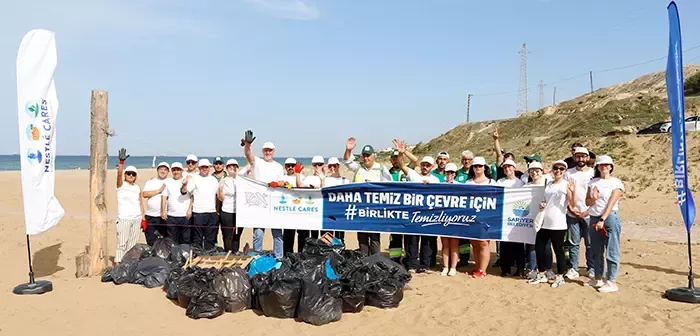 Nestlé Gönüllüleri, Sarıyer Kısırkaya Plajı’nı Temizledi