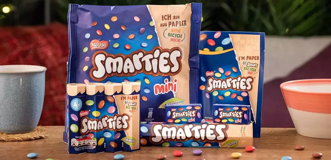 Geri dönüştürülebilir kağıt ambalajdaki Smarties